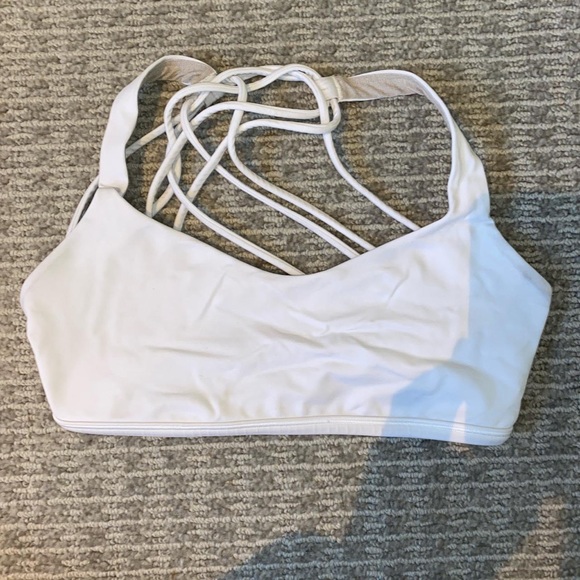 White size 6 lulu sports bra - Picture 1 of 4